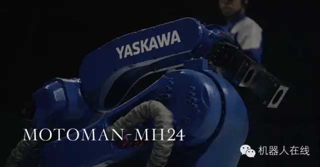 看机器人与剑道高手比剑